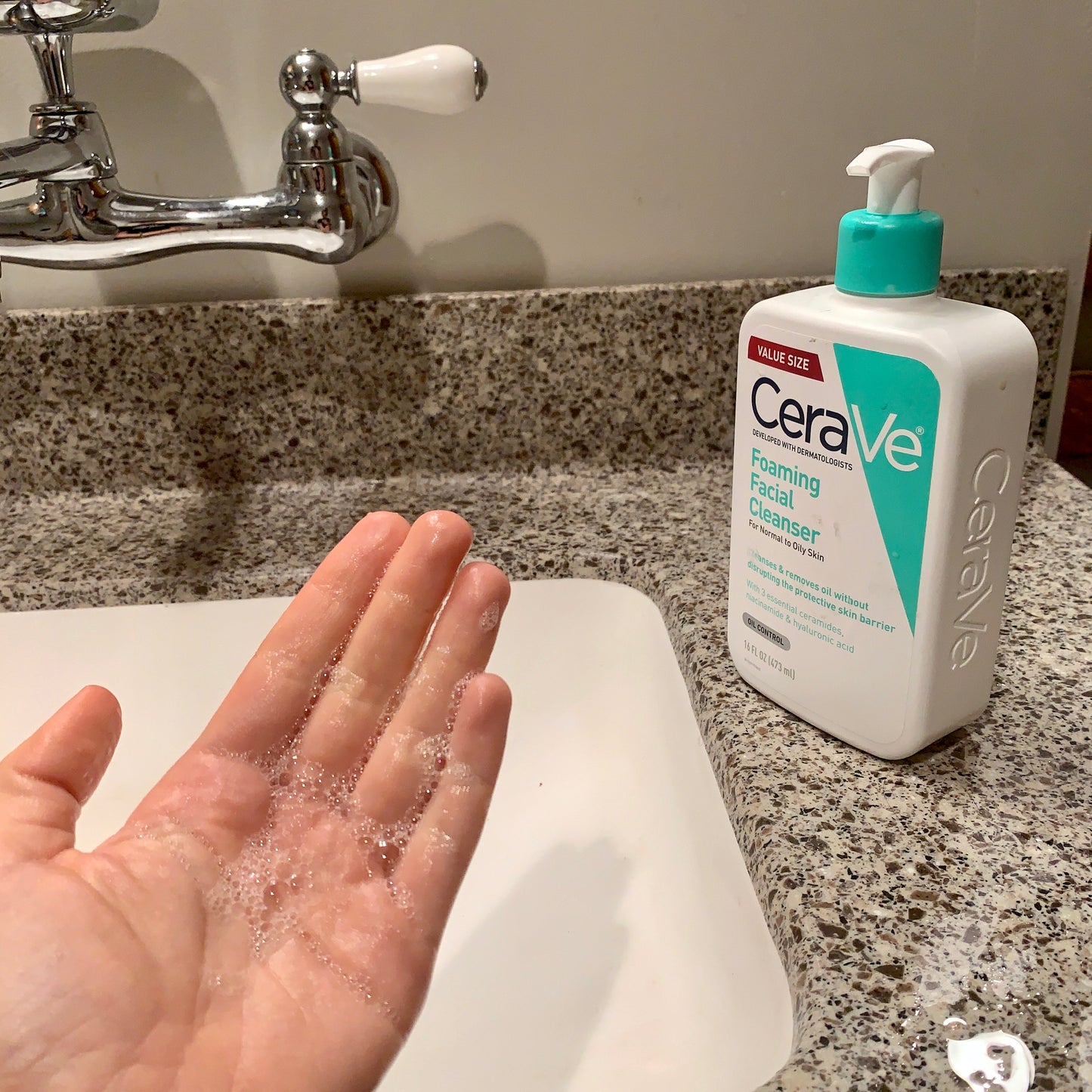 Limpiador Foaming Facial Cleanser Oil control 473ml