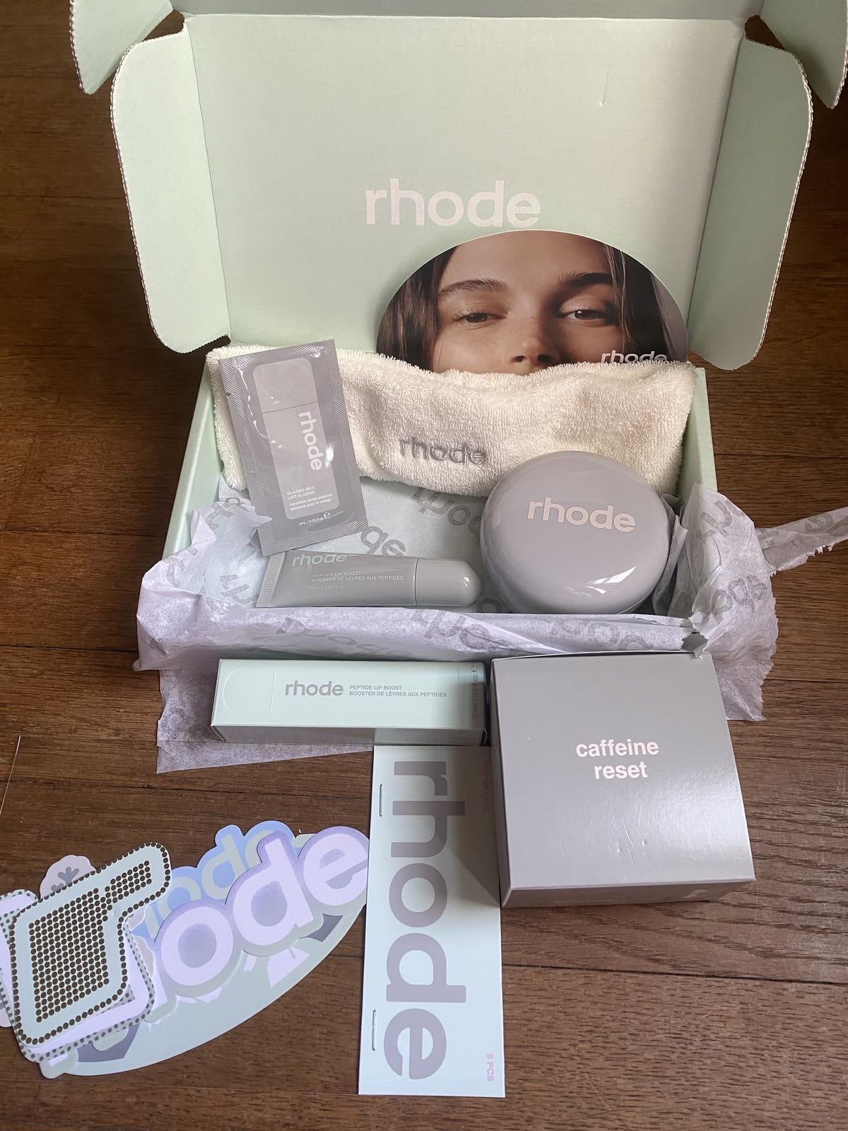 The mask set Rhode