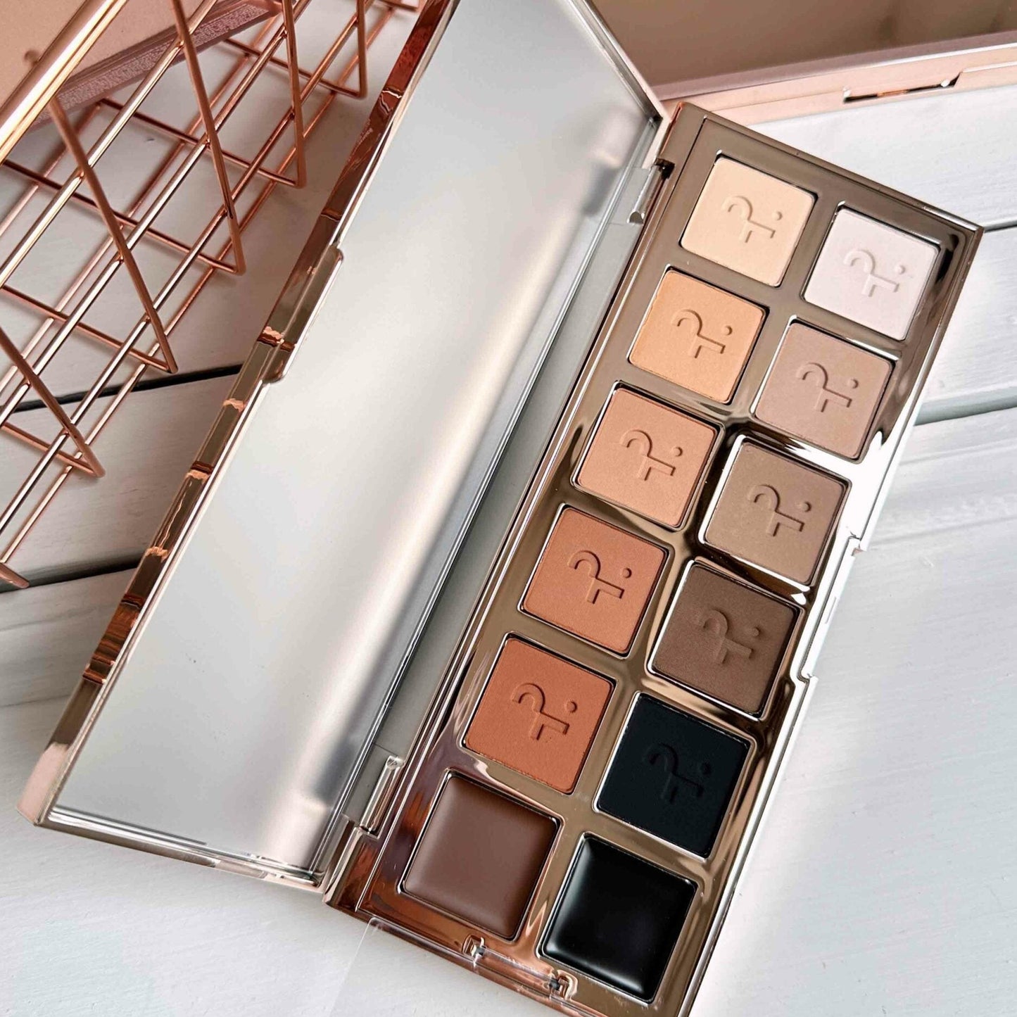 Major Dimension III Matte Eyeshadow Palette